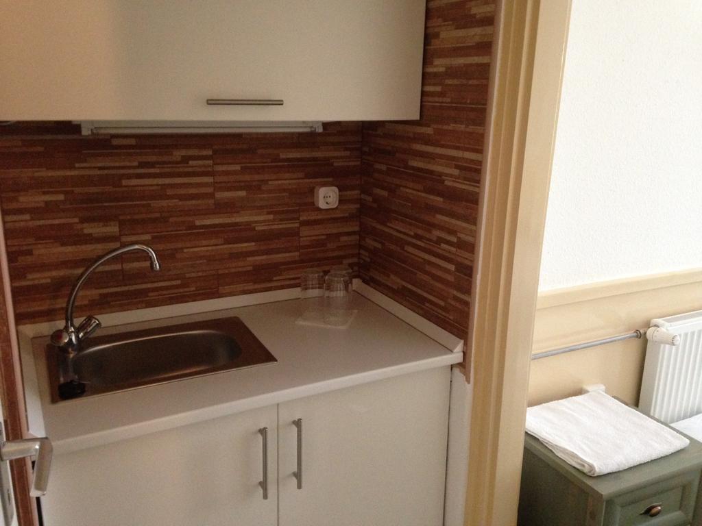 Pelikan Vendeghaz Hotel Szolnok Kamer foto