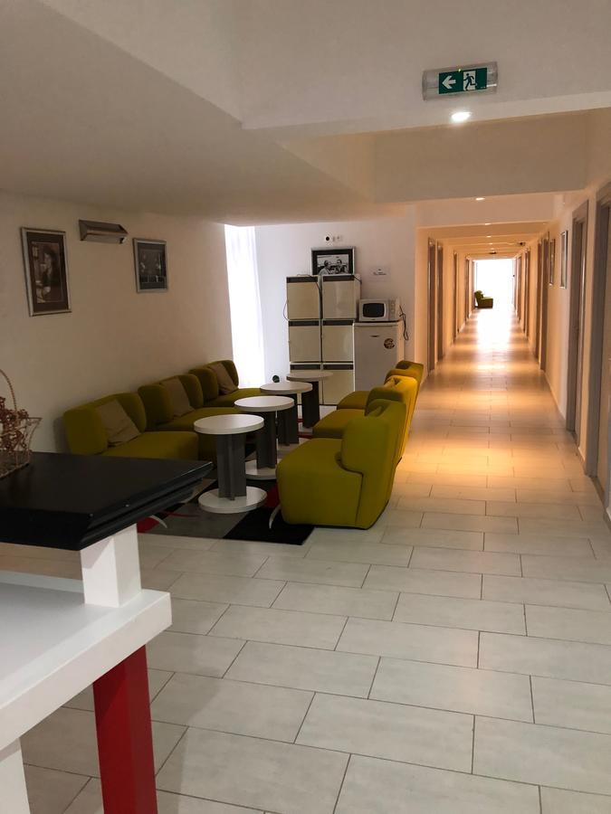Pelikan Vendeghaz Hotel Szolnok Buitenkant foto