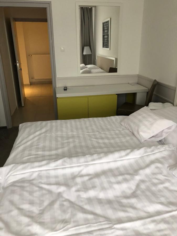 Pelikan Vendeghaz Hotel Szolnok Buitenkant foto