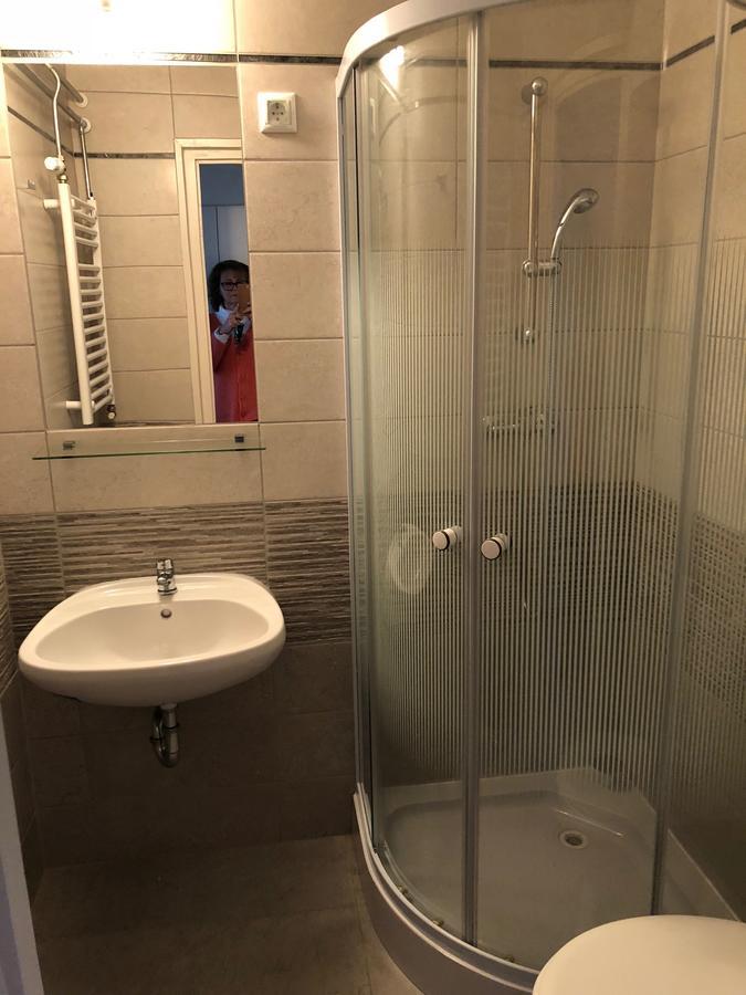 Pelikan Vendeghaz Hotel Szolnok Buitenkant foto